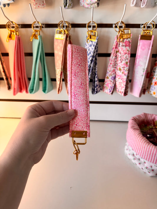 Beachy Floral Wristlet