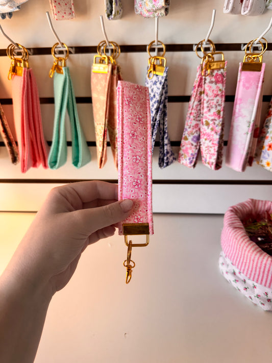 Beachy Floral Wristlet